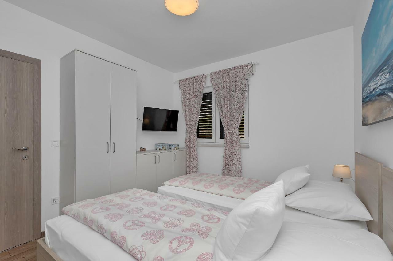 Apartment Amari Seaview Макарска Екстериор снимка