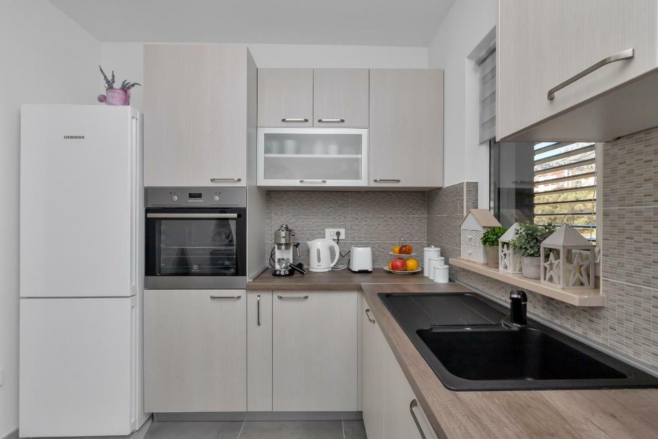 Apartment Amari Seaview Макарска Екстериор снимка