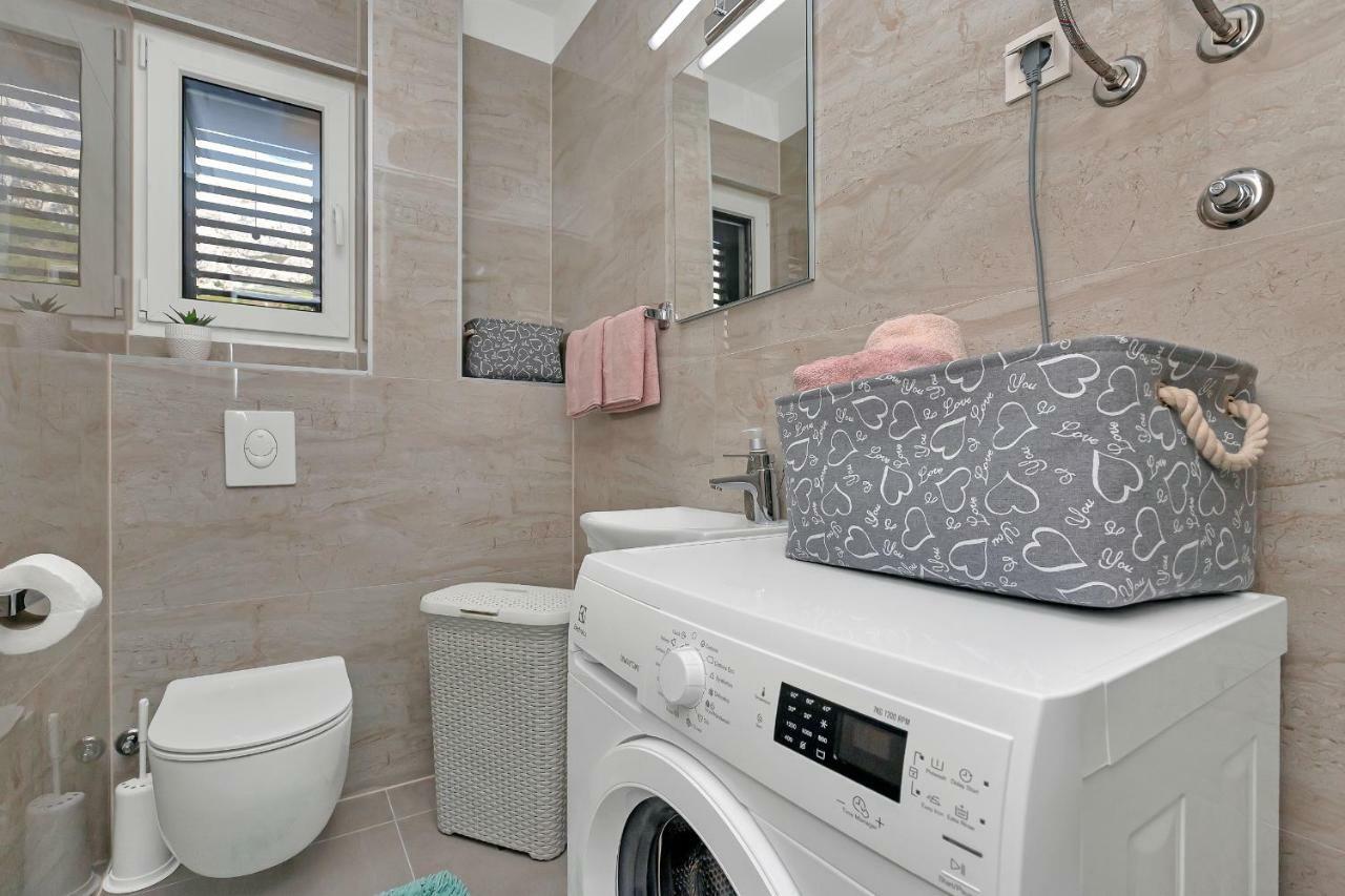Apartment Amari Seaview Макарска Екстериор снимка